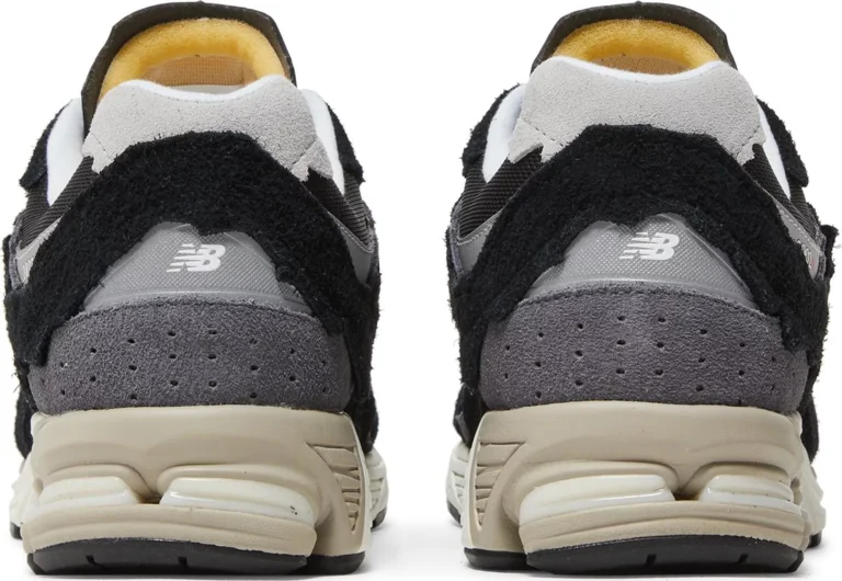 New Balance 2002R - Protection Pack - Black Grey