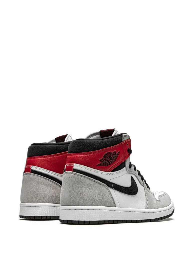 Air Jordan 1 High - Light Smoke Grey