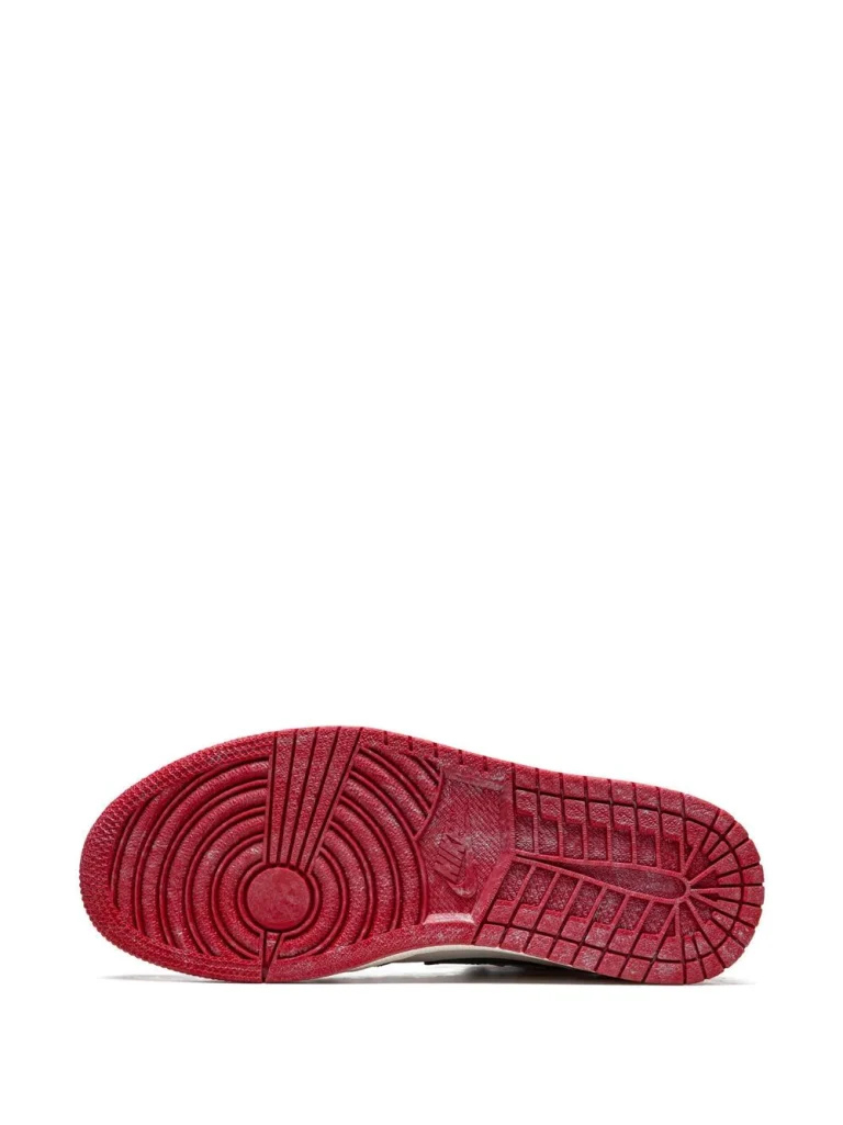 Air Jordan 1  High - Chicago Lost and Found
