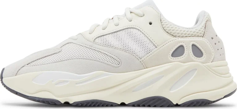 Yeezy Boost 700 - Analog