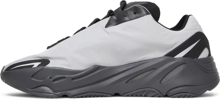 Yeezy Boost 700 - MNVN Metallic