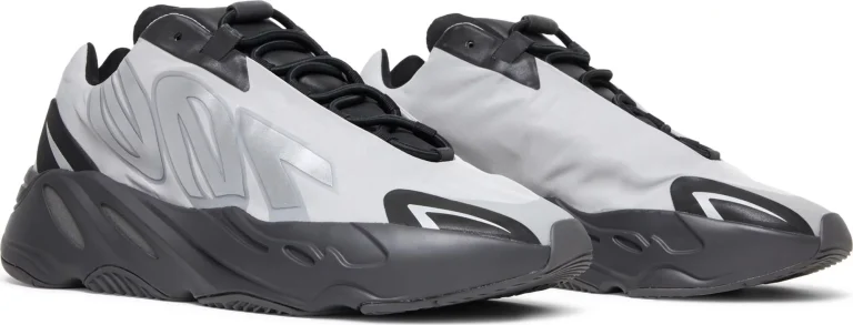 Yeezy Boost 700 - MNVN Metallic