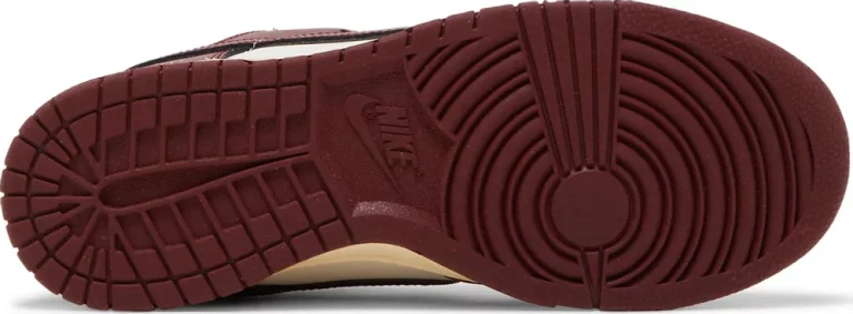 Dunk Low SE Sisterhood - Team Red