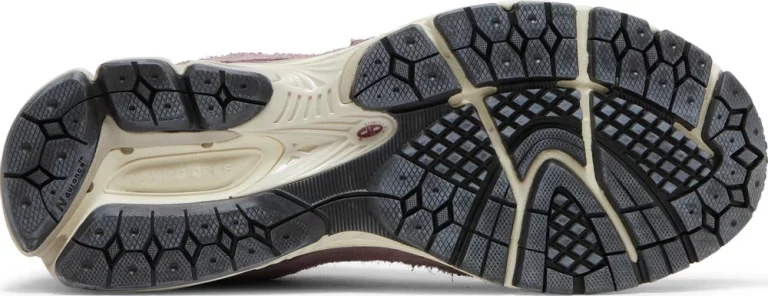 New Balance 2002R - Pink
