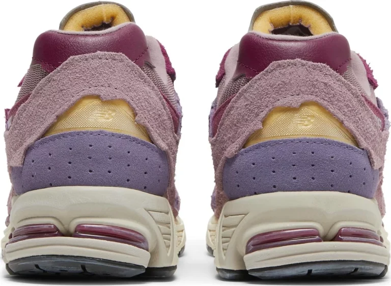 New Balance 2002R - Pink