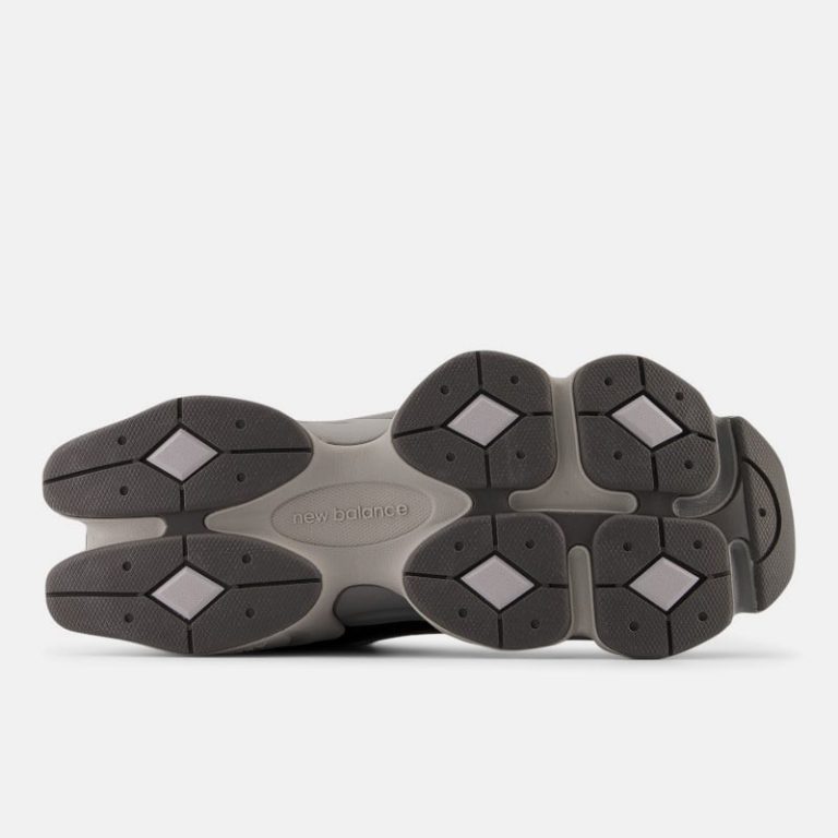 New Balance 9060 - Black & Grey