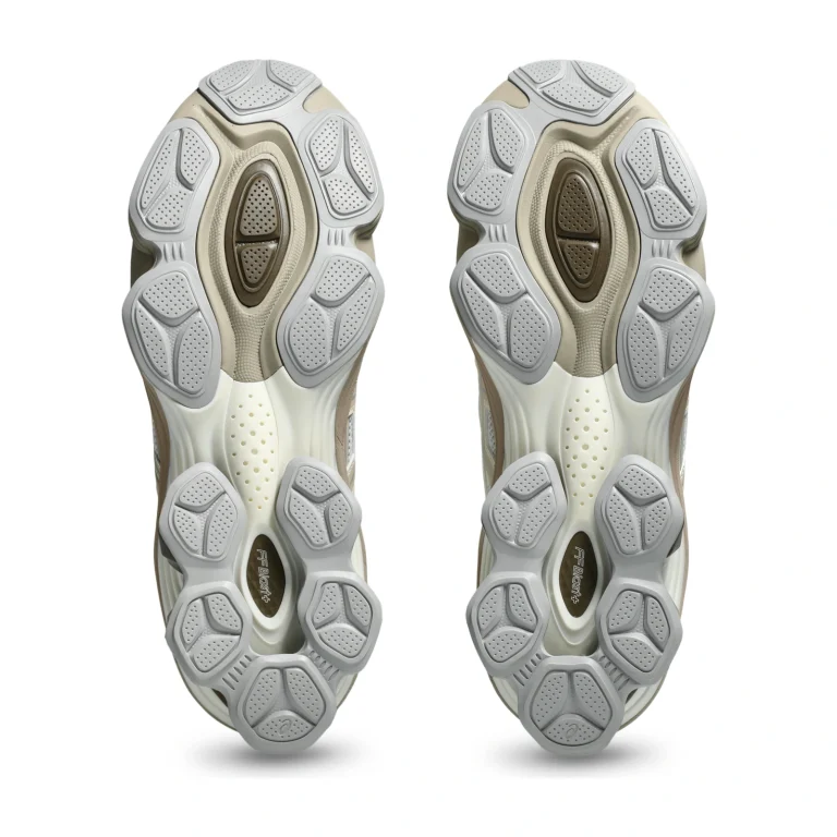 ASICS Gel-Kinetic Fluent - White